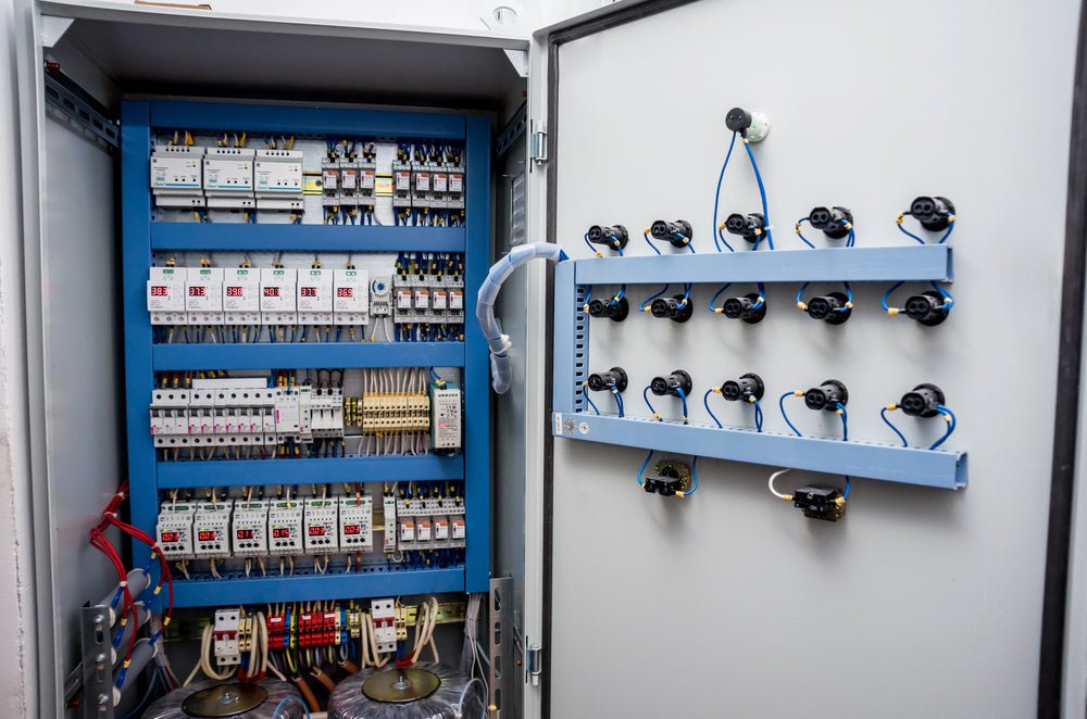 Load Center Vs. Panelboard: Key Differences Explained - Sonic Electric