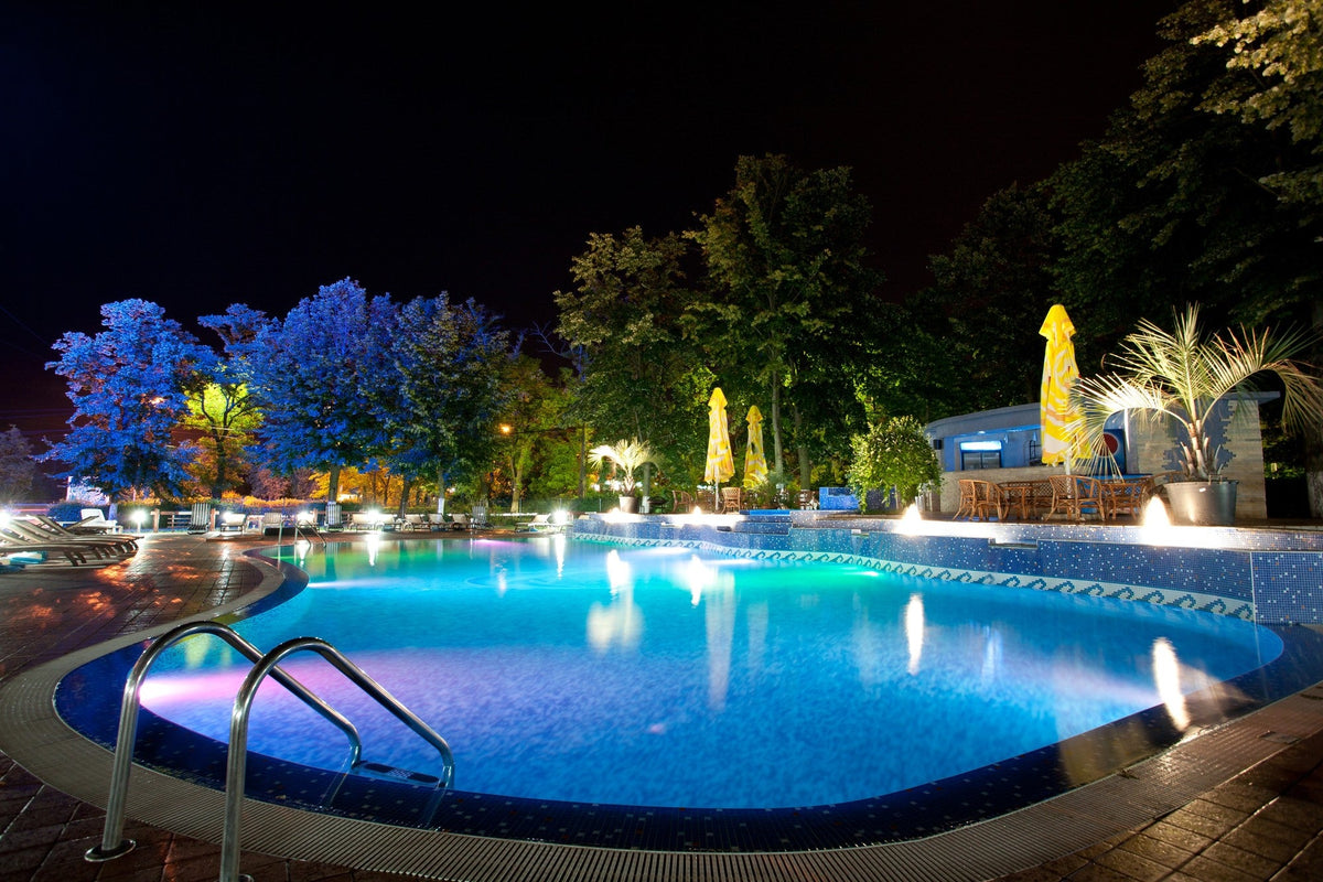11 Creative Pool Lighting Ideas For Your Backyard Oasis – Sonic Electric