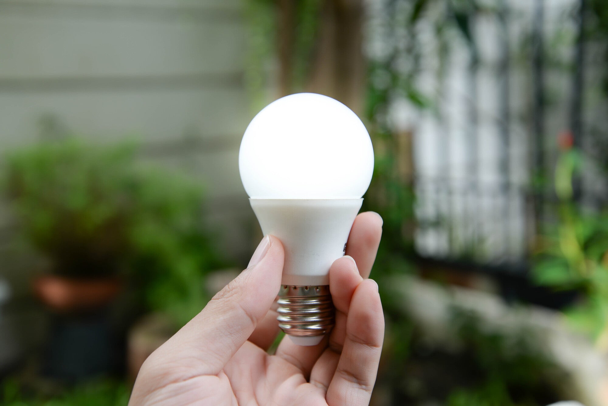 5 Benefits Of LED Lighting: How It Helps The Environment