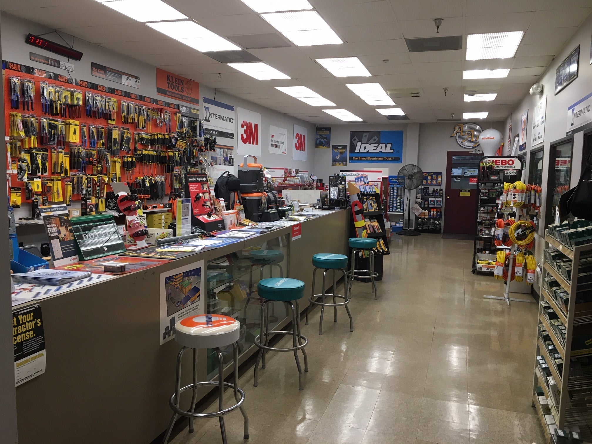 The Best Online Electrical Supply House for Electricians Who Value Speed, Service, and Savings